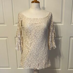 100% Lace off the shoulder tunic top by Elan